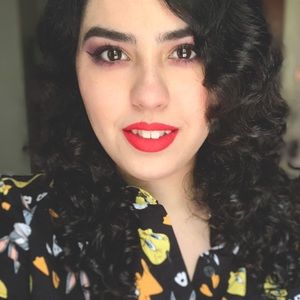 Meet your Posher, Alexis